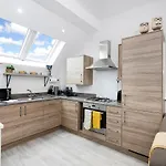 Host & - Captain's Retreat Holiday home *