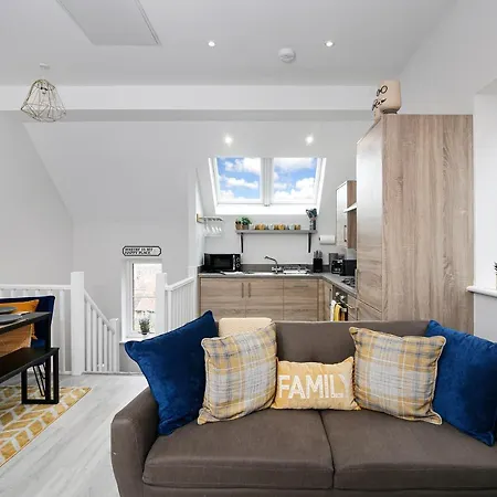 Prázdninový dům Host & - Captain's Retreat