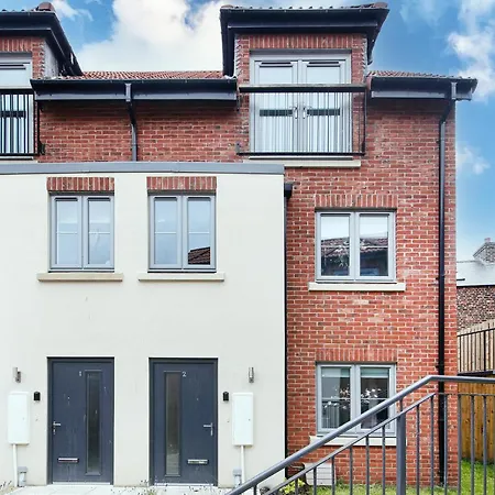 Prázdninový dům Host & - Captain's Retreat *